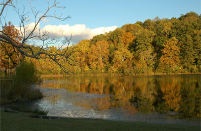 Alabama Red Clay, Nature of the Lake